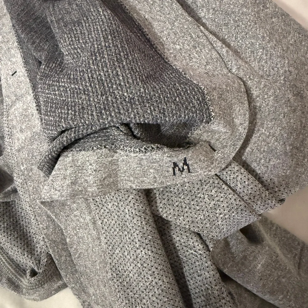 Lululemon Shirt Mens med Gray Henley Long Sleeve Athletic‎ Training Tee Gym Top